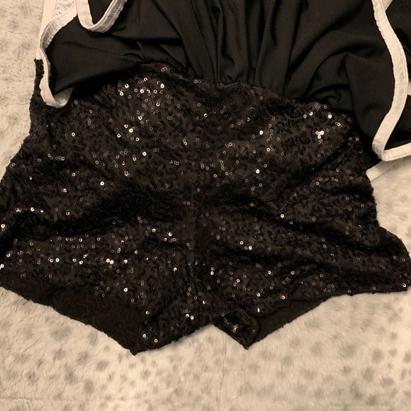 Black & white sequence dance costume. - Picture 3 of 10